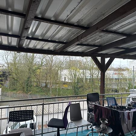 Schoenes Zimmer In Bahnhofsnaehe In Einer Wohnung Mit Grosser Terrasse Giessen Exterior foto